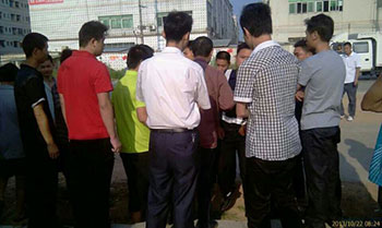 Workers of Shenzhen Hengtong Rubber Factory
